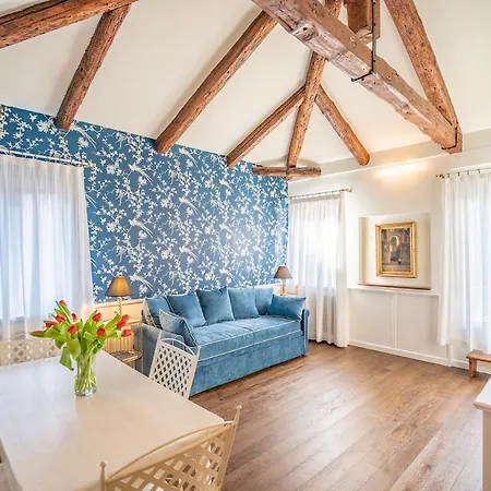 Lo Squero 3 With Balcony In Dorsoduro * Venecia