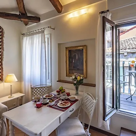 Lo Squero 3 With Balcony In Dorsoduro Venezia
